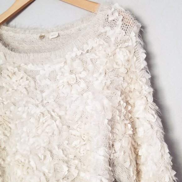 Anthropologie Moth Audrette Eyelash Sweater Pullover 3D Floral Applique Cream L - Picture 12 of 16